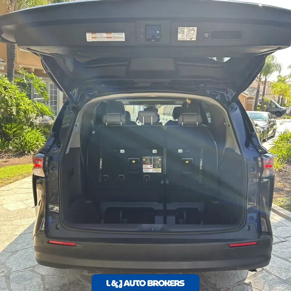 2024 Toyota Sienna XLE 8-Passenger