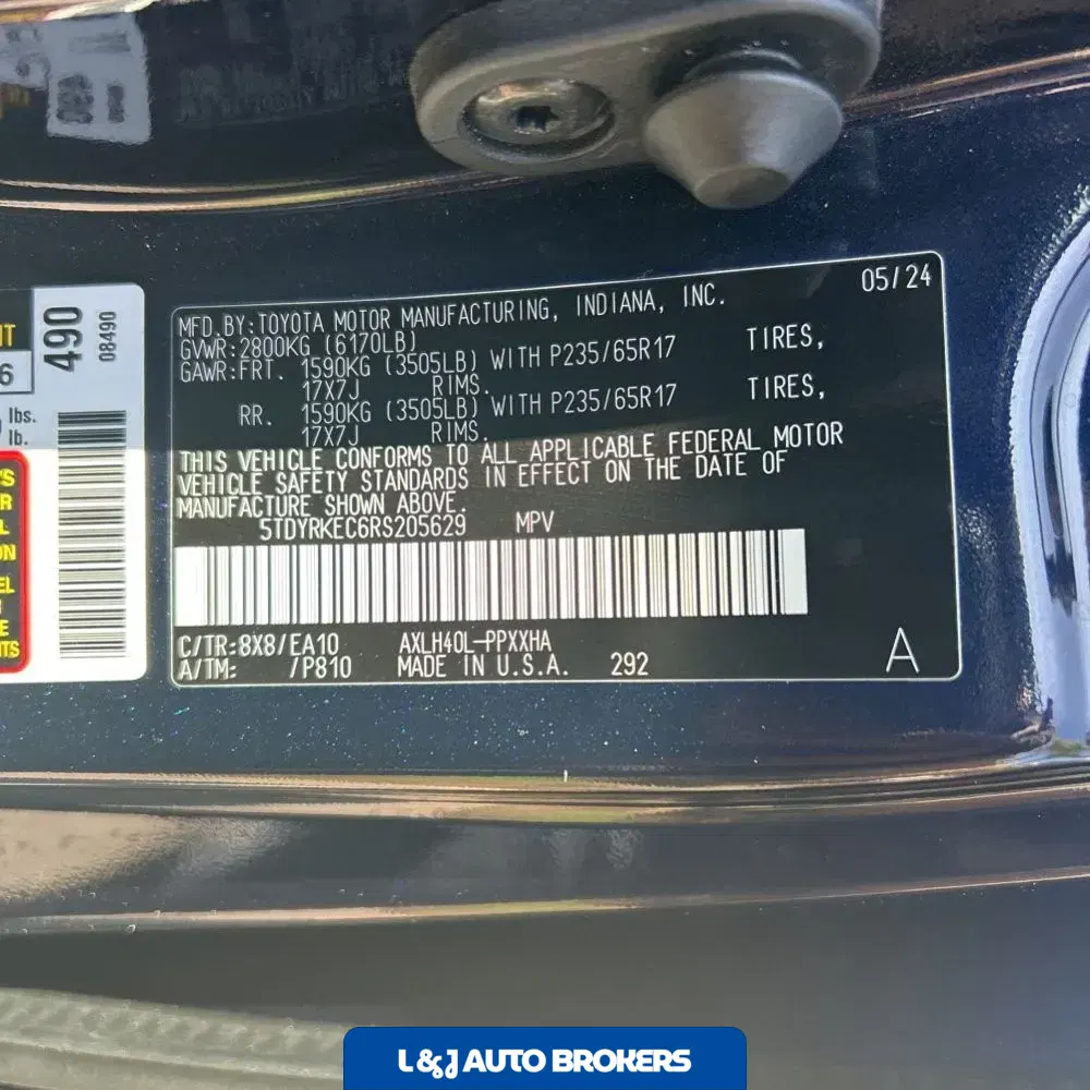 2024 Toyota Sienna XLE 8-Passenger