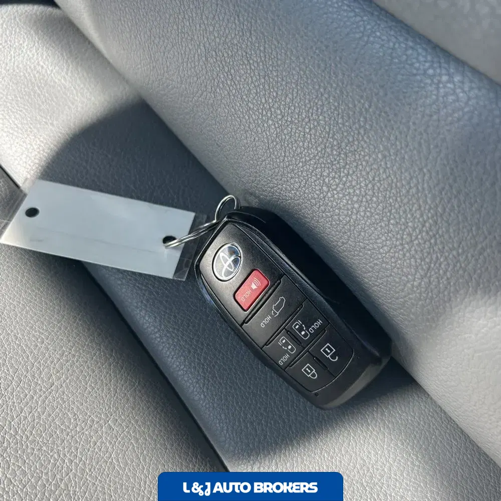 2024 Toyota Sienna XLE 8-Passenger