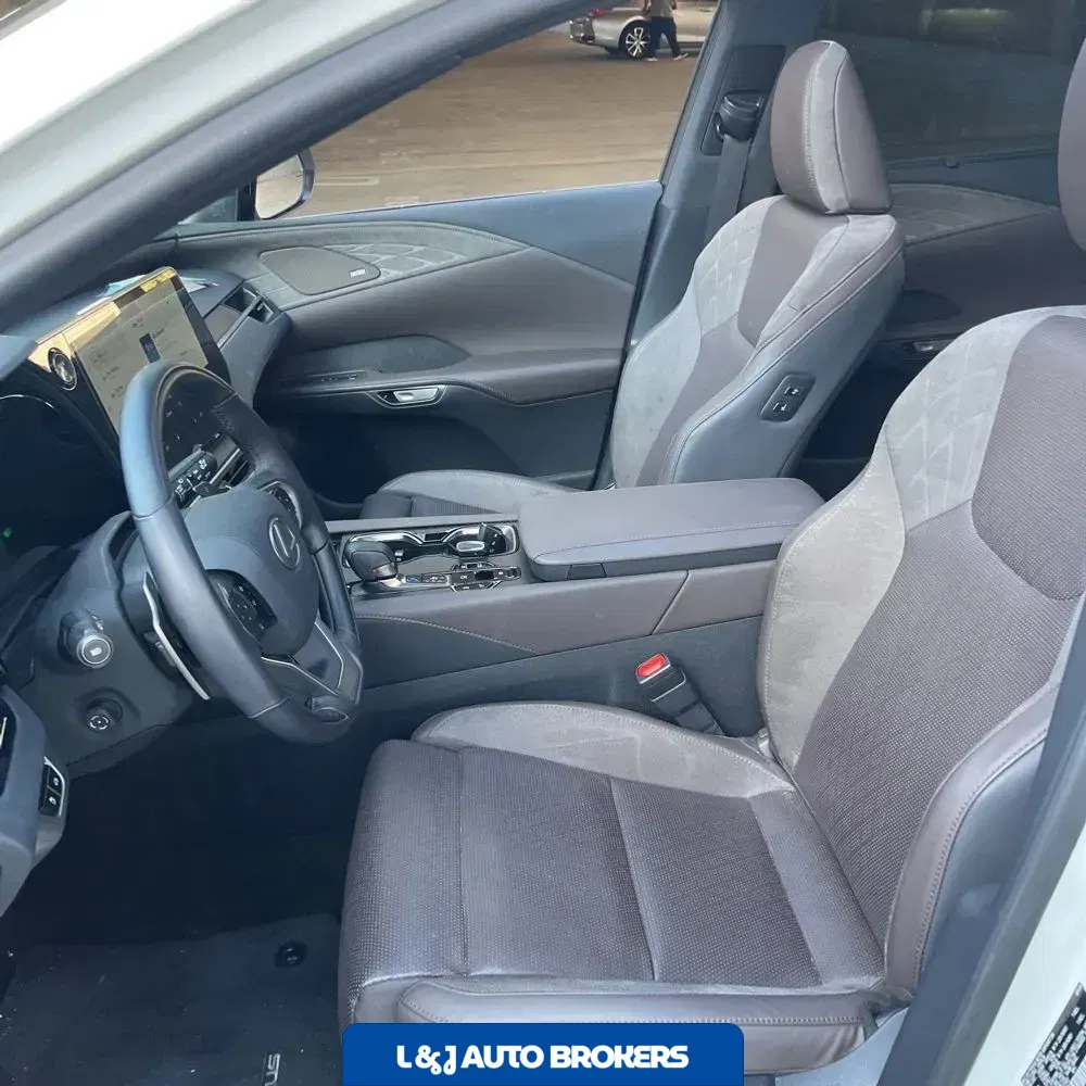 2024 Lexus RX 450h+ Luxury